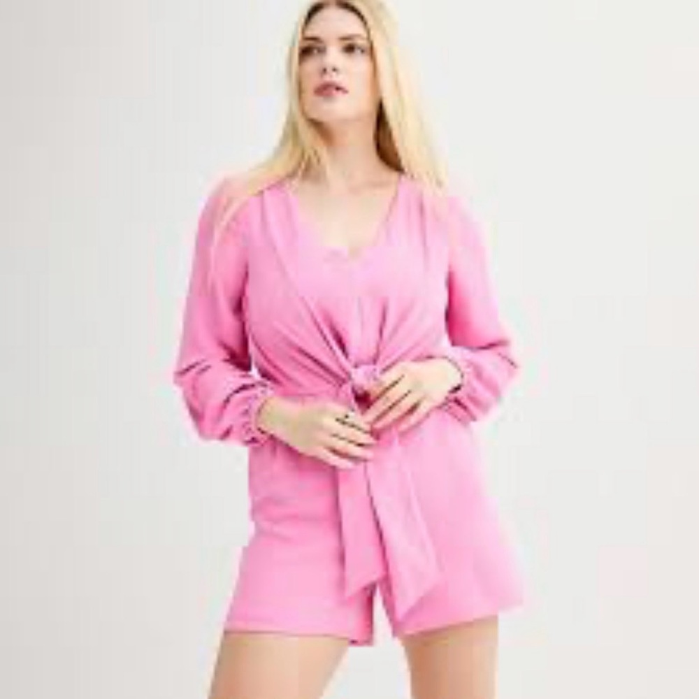 New Pink  Long Sleeve tie front Romper size medium 🩷🩷🩷 BRB SL 2